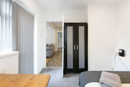 Key Serviced Apartments Hall Green Solihull Exterior photo